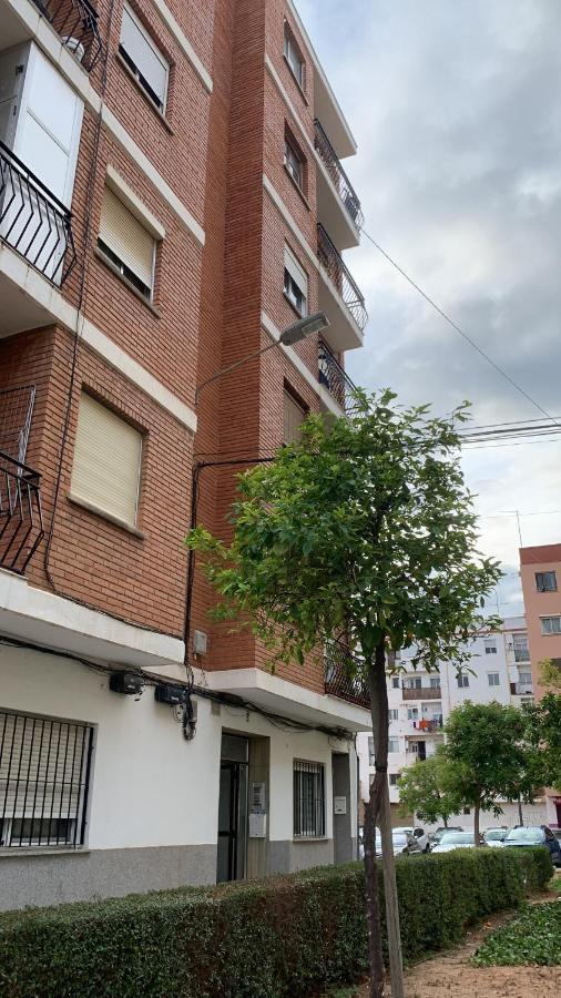 ホテル Habitacion Privada En Piso Compartido バレンシア エクステリア 写真