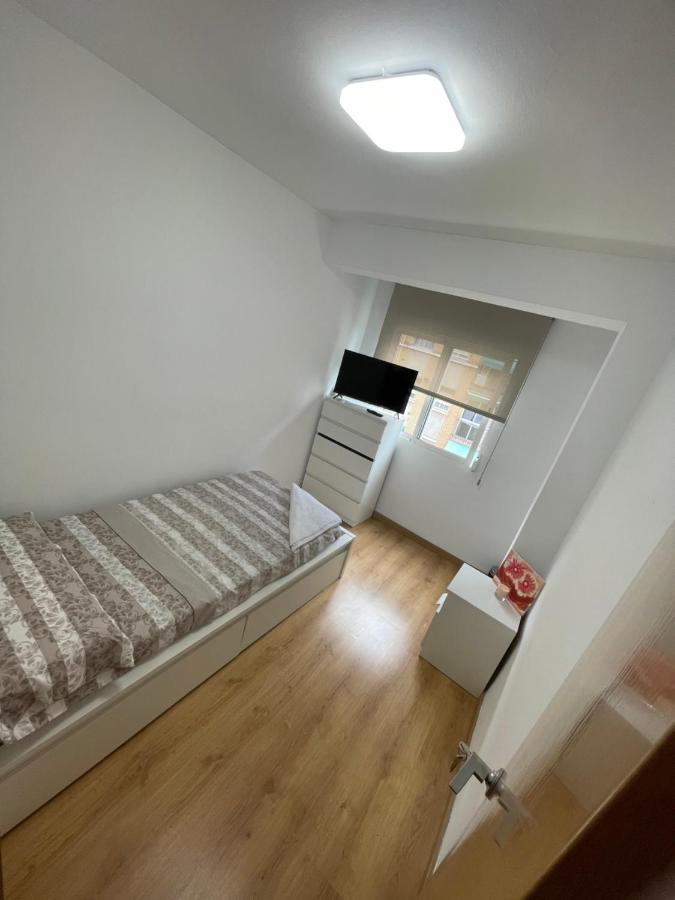 ホテル Habitacion Privada En Piso Compartido バレンシア エクステリア 写真